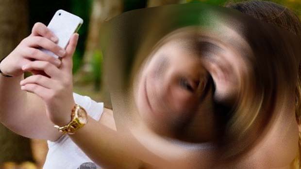 Selfie çılgınlığı sonu oldu, feci şekilde can verdi