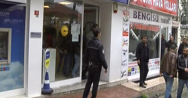 İstanbul'un göbeğinde yabancılar banka soydu! İstanbul'un göbeğinde yabancılar banka soydu!