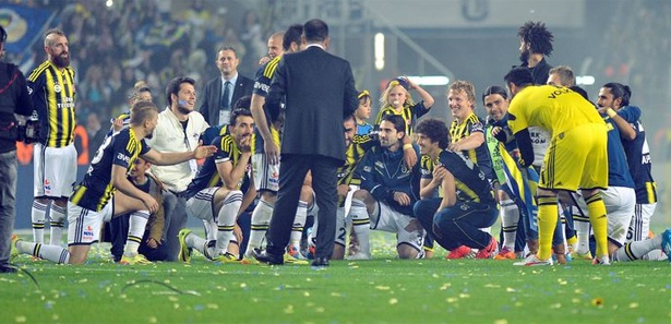 Fenerbahçeli futbolculardan şampiyonluk yorumu Fenerbahçeli futbolculardan şampiyonluk yorumu