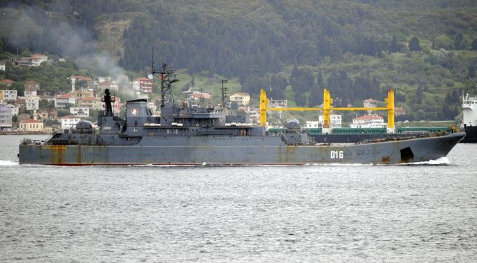 Rus savaş gemileri Çanakkale Boğazı'ndan geçti Rus savaş gemileri Çanakkale Boğazı'ndan geçti