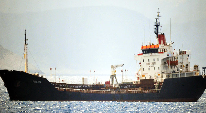 Yunanistan, Türk akaryakıt tankerini taciz etti