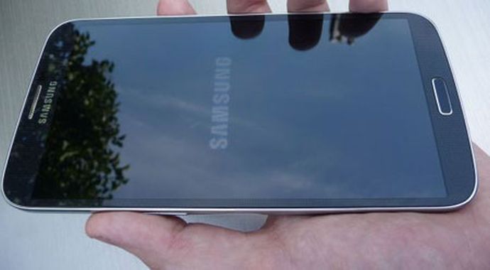 Samsung'dan yeni büyük ekranlı telefon Samsung'dan yeni büyük ekranlı telefon