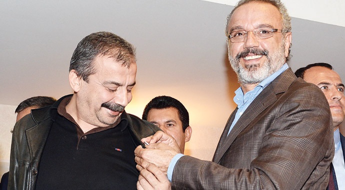 Alfabede harf kalmadı! 9'uncu Kürt Partisi yolda Alfabede harf kalmadı! 9'uncu Kürt Partisi yolda