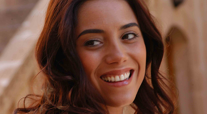 Yeni sezonda Cansu Dere sürprizi! Yeni sezonda Cansu Dere sürprizi!