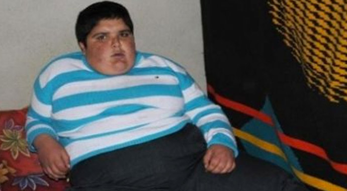 11 yaşında 140 kilo olan Vanlı Hamza'ya bakanlık desteği