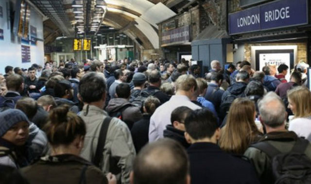 Londra&#039;da metro grevi ulaşımı etkiledi
