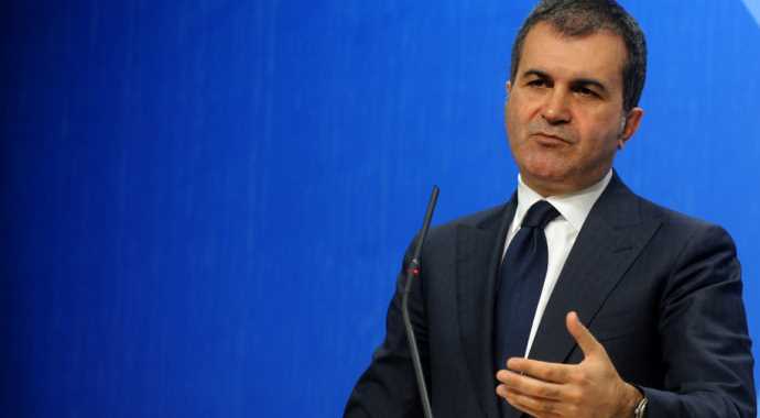 Ömer Çelik'ten 'gömlek' benzetmesine sert tepki: 'Çok çirkin' Ömer Çelik'ten 'gömlek' benzetmesine sert tepki: 'Çok çirkin'