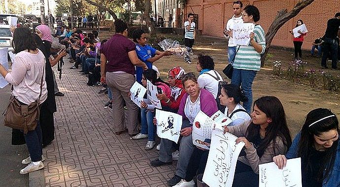 Mısır&#039;da Cumhurbaşkanlığı Sarayı önünde protesto