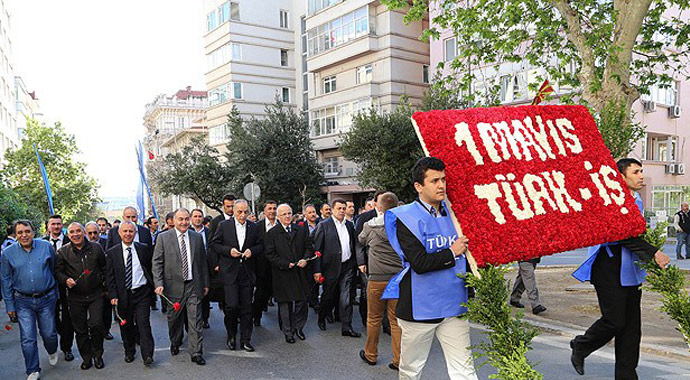 Kazancı Yokuşu'nda karanfilli anma Kazancı Yokuşu'nda karanfilli anma
