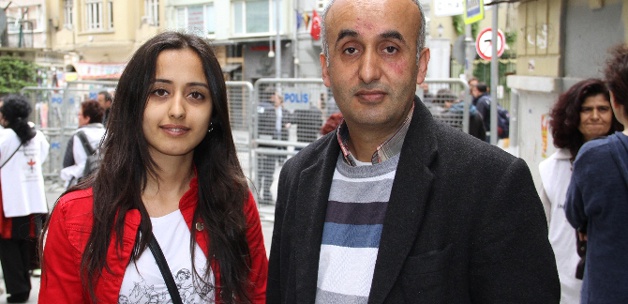 Dilan, 1 yıl sonra yine Taksim'de Dilan, 1 yıl sonra yine Taksim'de