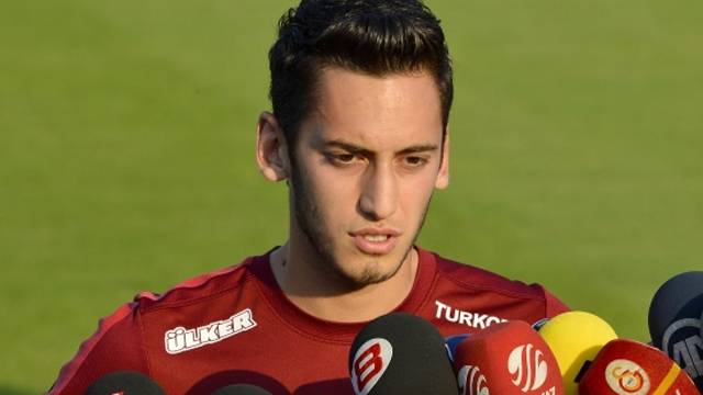 Hakan Çalhanoğlu, İngiltere yolcusu