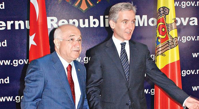 Cemil Çiçek: 'Alan için kalıcı çözüm anayasa değişikliği'