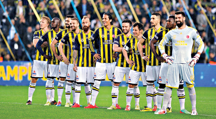 Şampiyon duruşu! Fenerbahçe şow yaptı Şampiyon duruşu! Fenerbahçe şow yaptı
