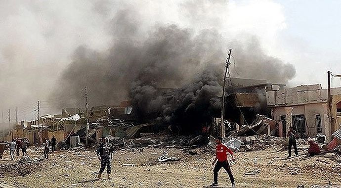 Irak'ta askeri konvoya saldırı: 18 ölü Irak'ta askeri konvoya saldırı: 18 ölü