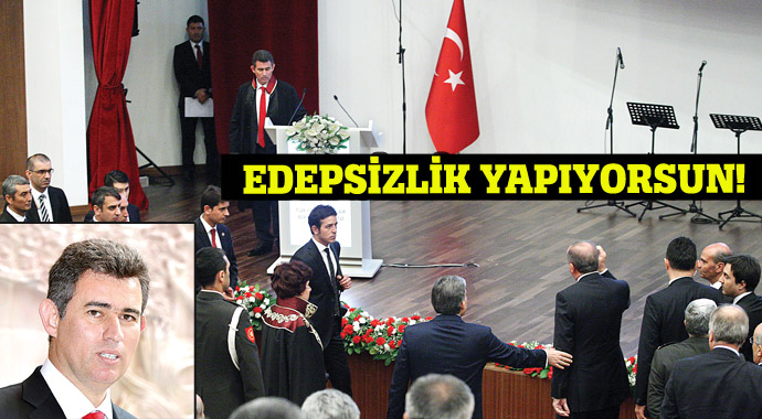Feyzioğlu'nun kürsüde 1 saat siyaset yapması Erdoğan'ı kızdırdı Feyzioğlu'nun kürsüde 1 saat siyaset yapması Erdoğan'ı kızdırdı