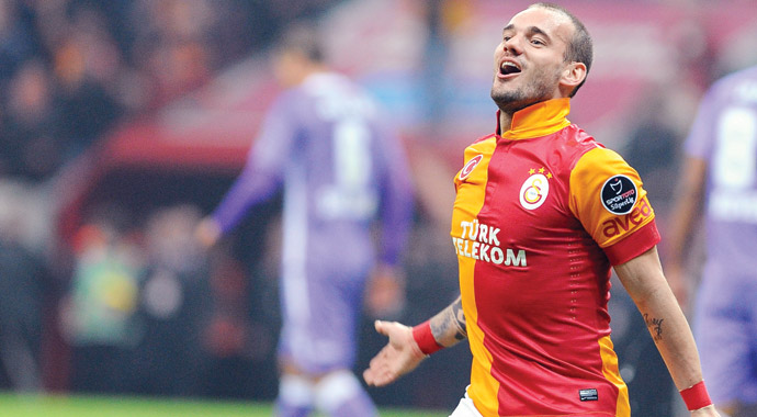 Galatasaray'dan Sneijder'e 'Seni bırakmıyoruz'