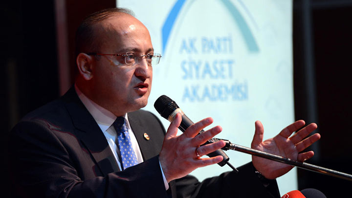 Yalçın Akdoğan'dan Metin Feyzioğlu'na sert tepki Yalçın Akdoğan'dan Metin Feyzioğlu'na sert tepki