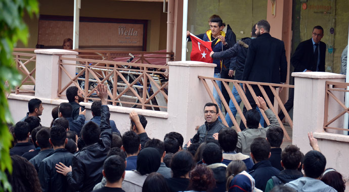 Şerzan Kurt anmasında olay çıktı Şerzan Kurt anmasında olay çıktı