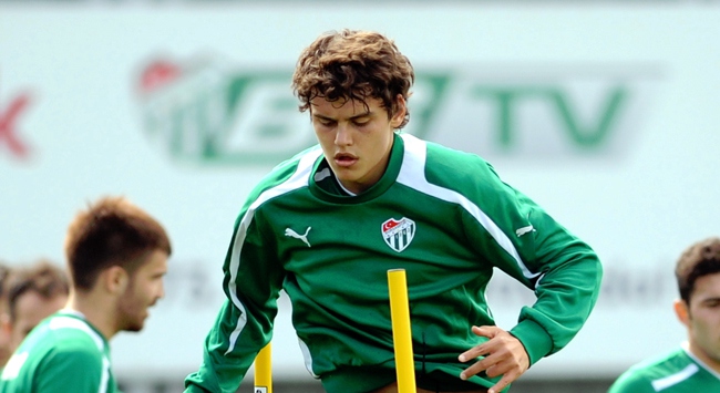 Bursasporşu Enes Ünal'dan UEFA'ya özel açıklamalar! Bursasporşu Enes Ünal'dan UEFA'ya özel açıklamalar!
