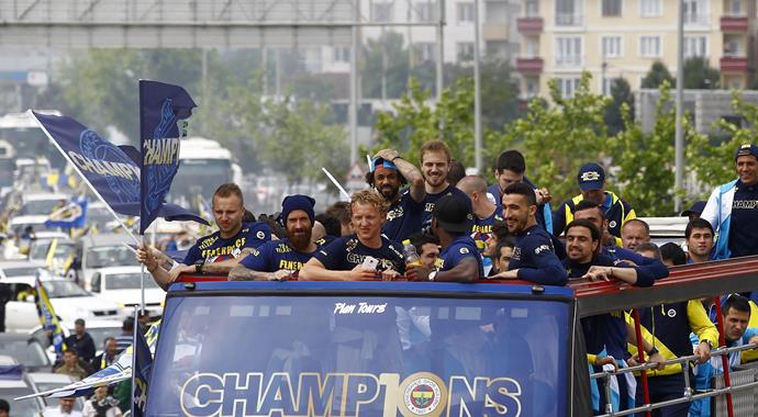 Fenerbahçe'den şampiyonluk selfie'si Fenerbahçe'den şampiyonluk selfie'si