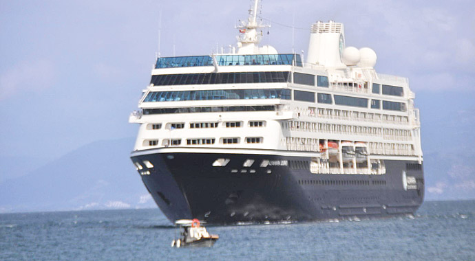 Denizden 2.2 milyon turist geldi Denizden 2.2 milyon turist geldi