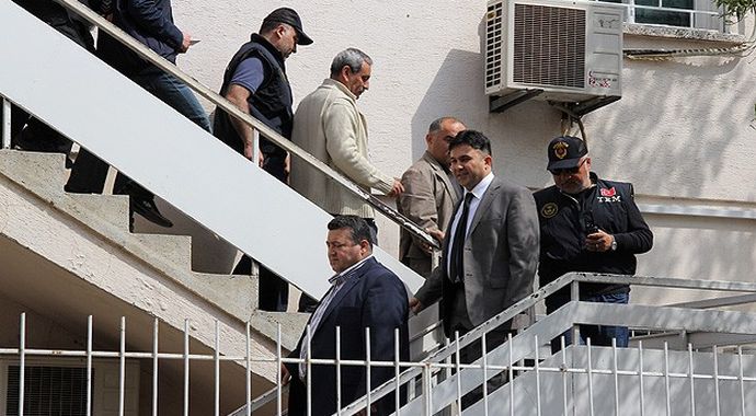 8 Polis hakkında yurt dışına çıkış yasağı
