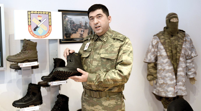 Kara Kuvvetleri'nde siyah bot dönemi bitiyor Kara Kuvvetleri'nde siyah bot dönemi bitiyor