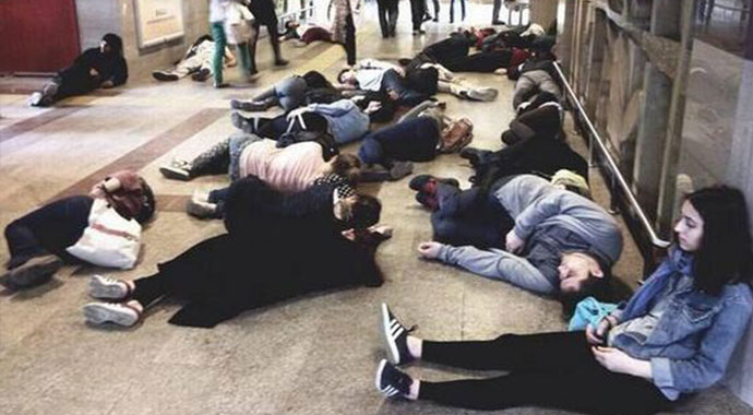 Taksim metrosunda Soma protestosu