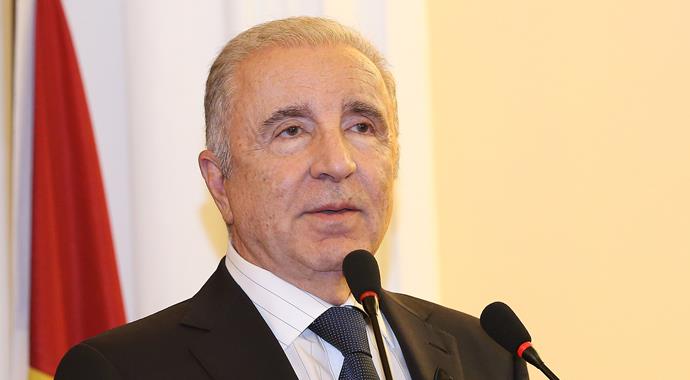 Galatasaray Başkanı Aysal kredi anlaşması yaptı Galatasaray Başkanı Aysal kredi anlaşması yaptı