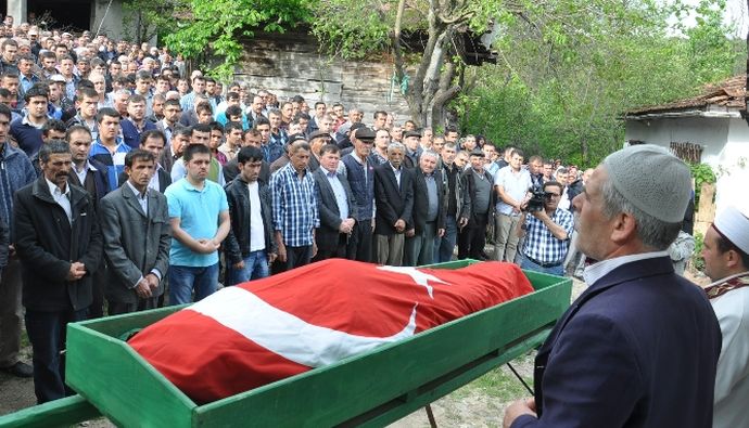 Soma&#039;da vefat eden madenci toprağa verildi
