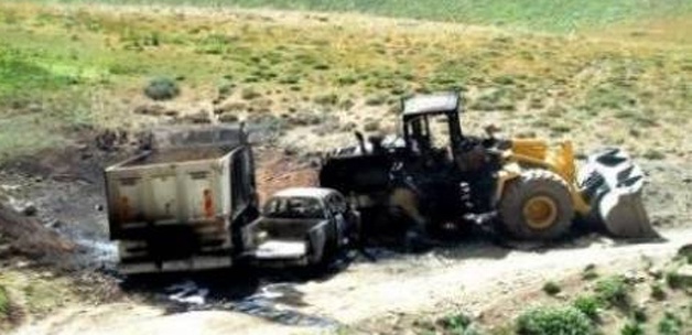 Şırnak'ta yol inşaatında çalışan 9 işçi kaçırıldı Şırnak'ta yol inşaatında çalışan 9 işçi kaçırıldı
