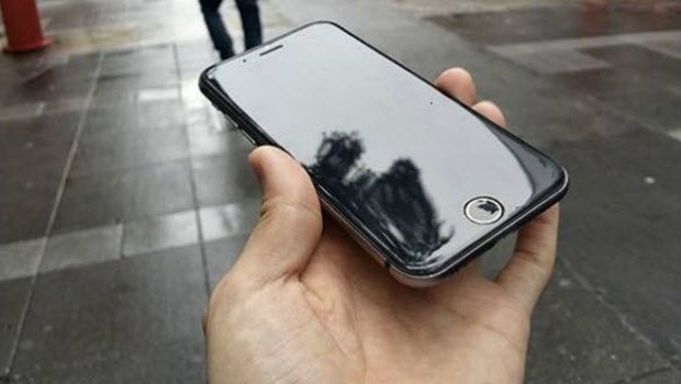 İşte Apple'ın beklenen iPhone 6'sı! İşte Apple'ın beklenen iPhone 6'sı!