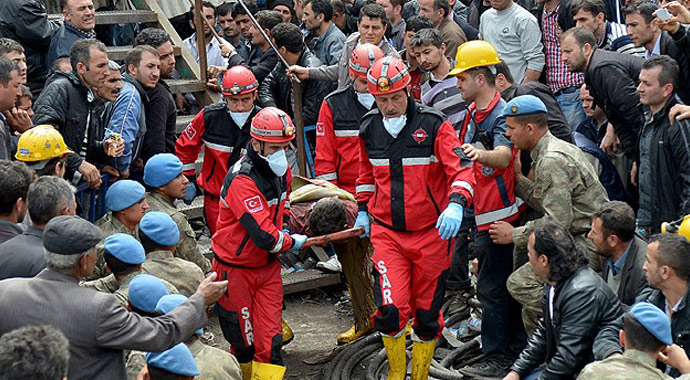 Soma'da arama çalışmaları yeniden başlatıldı Soma'da arama çalışmaları yeniden başlatıldı