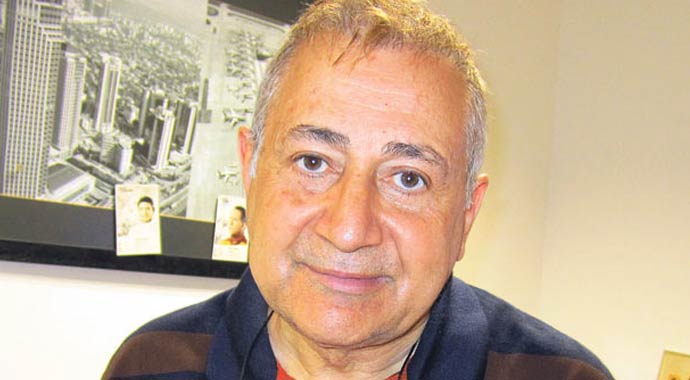 Orhan Kural'a şok! Üniversiteliler odasına... Orhan Kural'a şok! Üniversiteliler odasına...