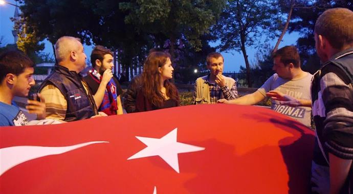 Soma yürüyüşünde Türk bayrağı krizi