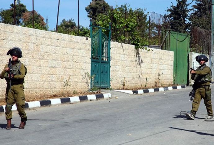 Filistinliler ile İsrail askerleri çatıştı, yaralılar var