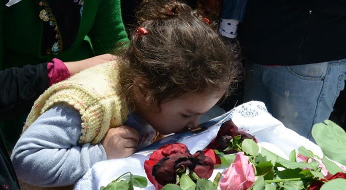 Şehit madencilerin yaşam öyküleri yürekleri dağlıyor