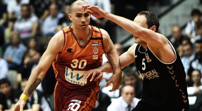 Dev derbide Galatasaray güldü! Dev derbide Galatasaray güldü!