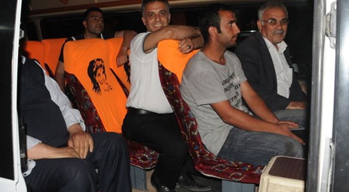 PKK&#039;nın kaçırdığı 9 işçi serbest bırakıldı