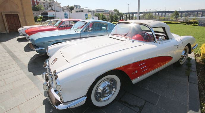 Otomobillerin güzellik ve zarafet yarışması Otomobillerin güzellik ve zarafet yarışması