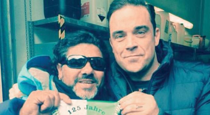 Robbie Williams karizmayı çok fena çizdirdi Robbie Williams karizmayı çok fena çizdirdi