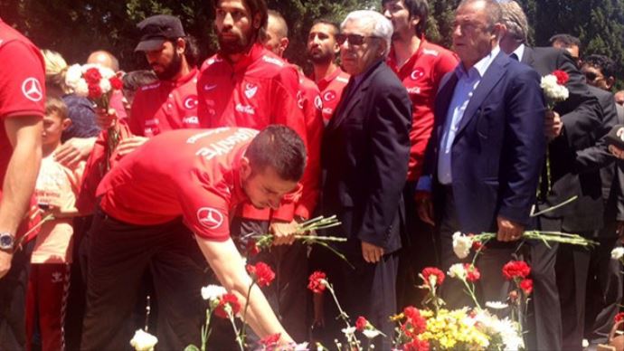TFF heyeti ve Milli Takım Soma&#039;da 