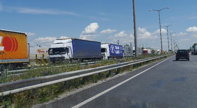 Kapıkule'de 5 kilometre TIR kuyruğu Kapıkule'de 5 kilometre TIR kuyruğu