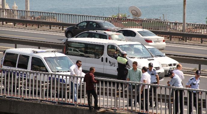 Ortaköy viyadüğünde intihar girişimi