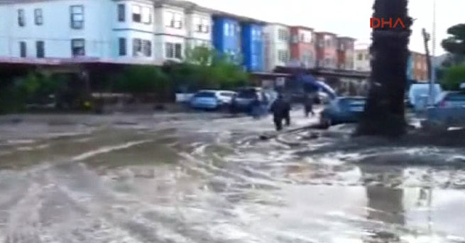 Gökçeada sele teslim oldu!