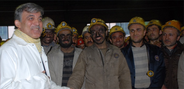 Abdullah Gül&#039;den madencilere sürpriz ziyaret