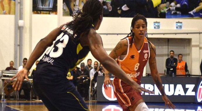 Fenerbahçe, Galatasaray karşısında eşitledi! Fenerbahçe, Galatasaray karşısında eşitledi!