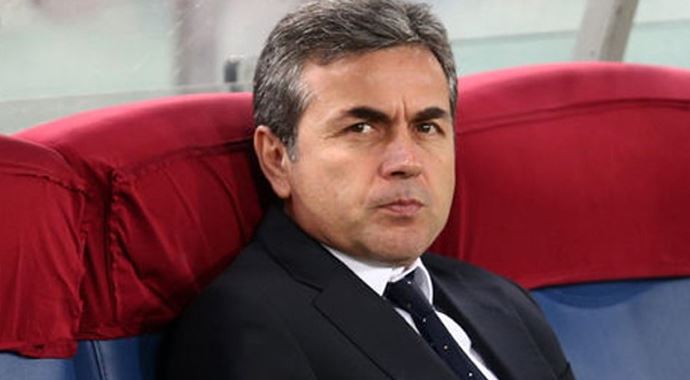 Süper Lig ekibi Aykut Kocaman&#039;ı istiyor!