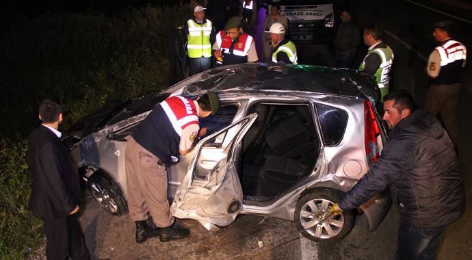 Samsun'da feci kaza refüje çarpan otomobil devrildi: 2 ölü var Samsun'da feci kaza refüje çarpan otomobil devrildi: 2 ölü var