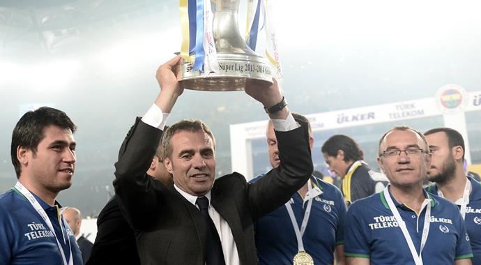Fenerbahçe, Ersun Yanal ile devam ediyor